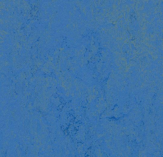 373935 blue glow